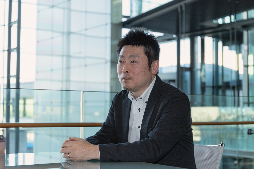 青空広がる信州で、地球儀を片手に世界へ挑む。究極の「いいとこ取り」キャリアとは | 特別インタビュー