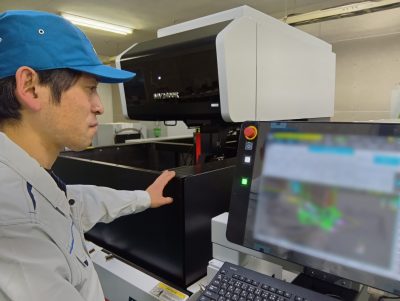 「好き」を原動力に。多能工から金型製作の専門職へ、情熱が繋いだ再挑戦 | 転職事例